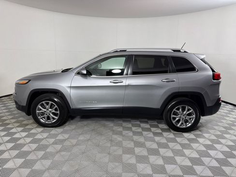 Used 2014 Jeep Cherokee Latitude w/ Comfort/Convenience Group AWD/4WD image 8