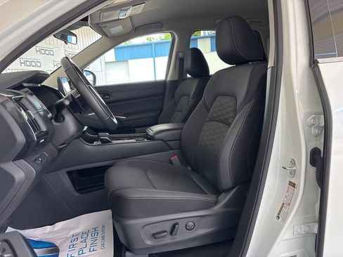Used 2024 Nissan Pathfinder SV AWD/4WD image 6