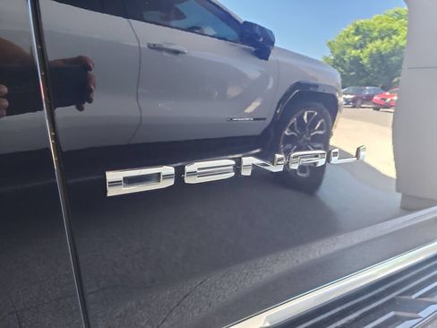 Certified 2022 GMC Yukon XL Denali AWD/4WD image 32