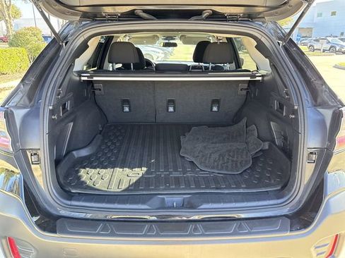 Used 2022 Subaru Outback Premium image 13