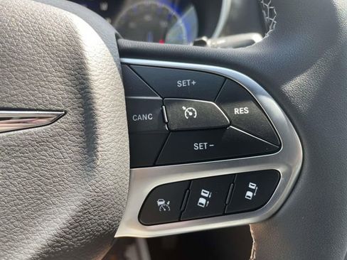 New 2026 Chrysler Pacifica Select image 25