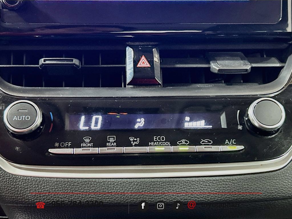 Used 2025 Toyota Corolla LE FWD image 14