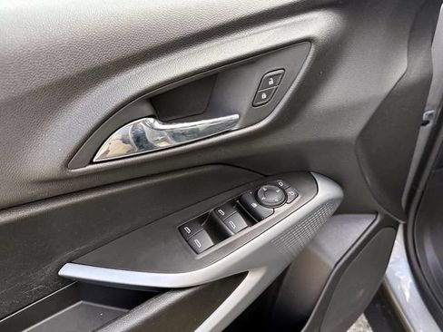 Certified 2024 Chevrolet Trax LS FWD image 15