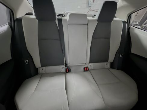 Used 2021 Toyota Corolla LE FWD image 29