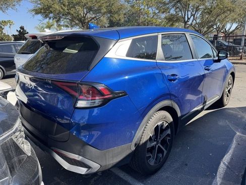 Used 2023 Kia Sportage EX image 4