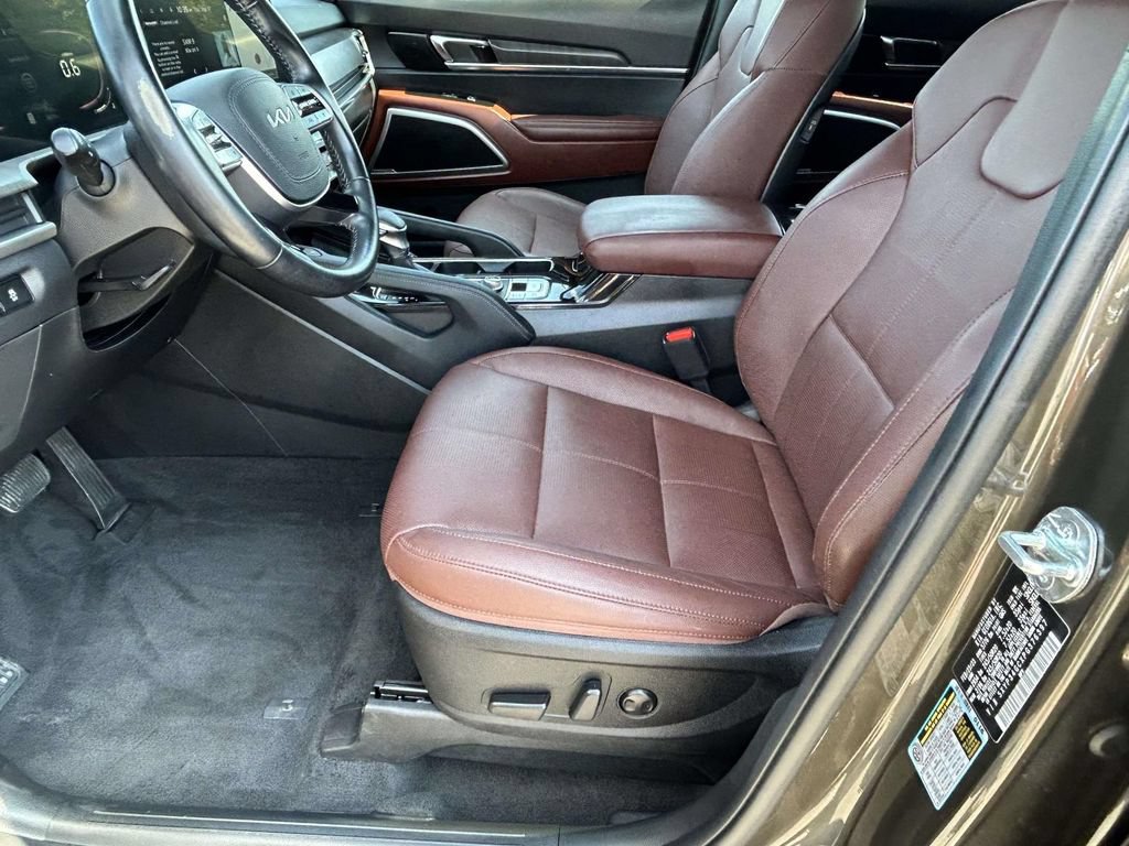 Used 2023 Kia Telluride EX w/ EX Captain's Chair Package FWD image 18