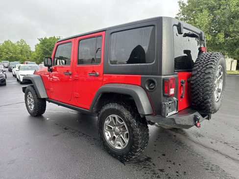 Used 2015 Jeep Wrangler Unlimited Rubicon w/ Connectivity Group AWD/4WD image 3