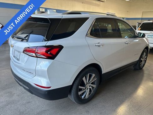 Used 2023 Chevrolet Equinox Premier AWD/4WD image 3