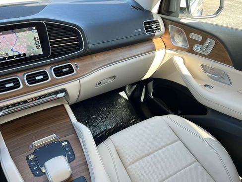 Used 2022 Mercedes-Benz GLS 450 4MATIC image 40