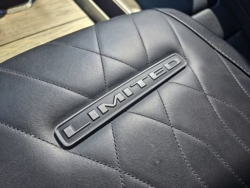 Used 2025 RAM 1500 Limited AWD/4WD image 92