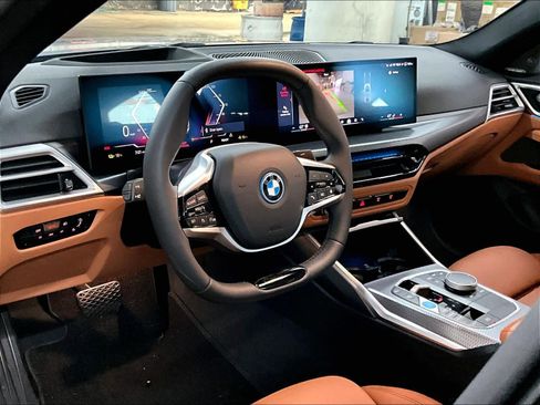 Used 2025 BMW i4 eDrive40 w/ Premium Package RWD image 16
