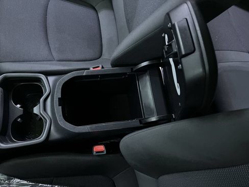 Used 2019 Toyota RAV4 LE AWD/4WD image 25