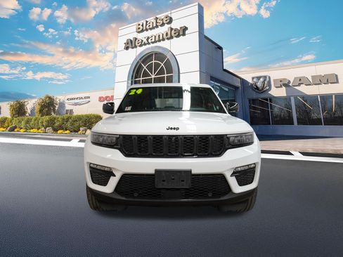 Used 2024 Jeep Grand Cherokee Limited w/ Luxury Tech Group II AWD/4WD image 12