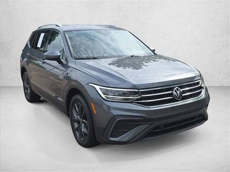 Certified 2022 Volkswagen Tiguan SE FWD video 3