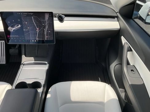 Used 2021 Tesla Model Y Long Range AWD/4WD image 64