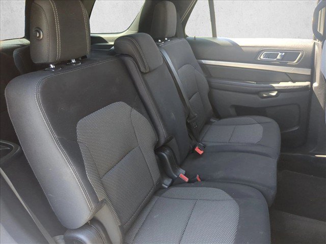Used 2018 Ford Explorer XLT w/ Equipment Group 201A FWD image 20