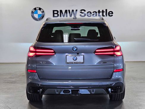 Certified 2023 Volvo XC40 B5 Ultimate w/ Protection Package Premier AWD/4WD image 39