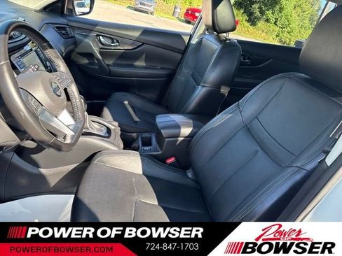 Used 2017 Nissan Rogue SL w/ SL Premium Package AWD/4WD image 8