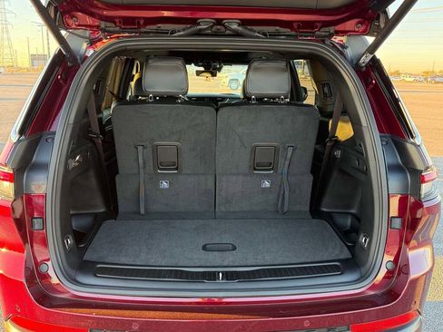 New 2025 Jeep Grand Cherokee L Limited w/ Luxury Tech Group II image 19