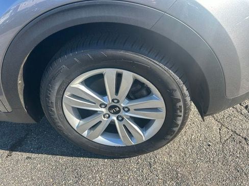 Used 2019 Kia Sportage LX FWD image 2