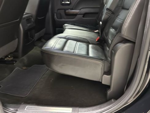 Used 2018 GMC Sierra 2500 Denali w/ Suspension Package, Off-Road AWD/4WD image 16