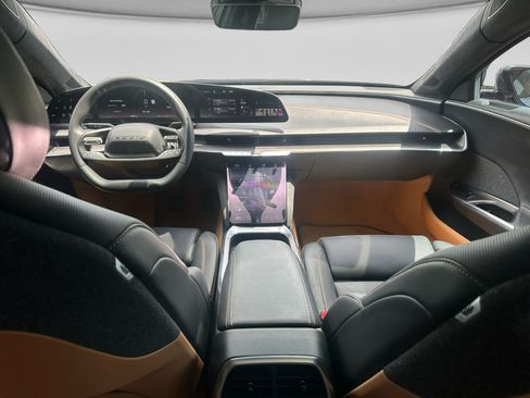 Used 2025 Lucid Air Touring AWD/4WD image 8