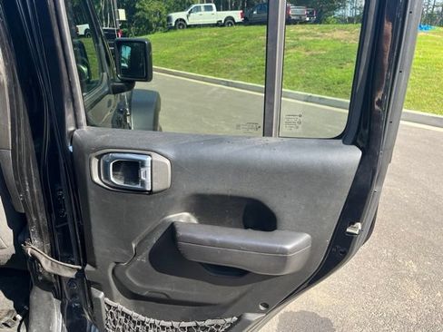 Used 2019 Jeep Wrangler Unlimited Sport S AWD/4WD image 32