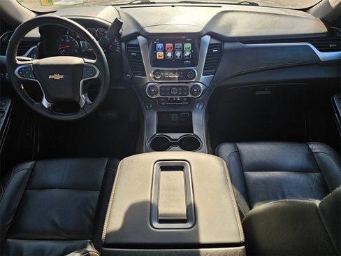 Used 2018 Chevrolet Suburban LT image 22
