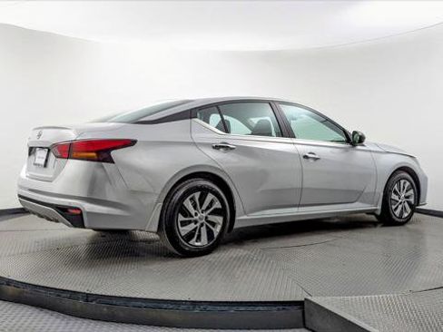 Used 2024 Nissan Altima 2.5 S image 8