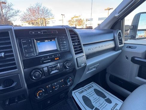 Used 2020 Ford F250 XL w/ Power Equipment Group image 4