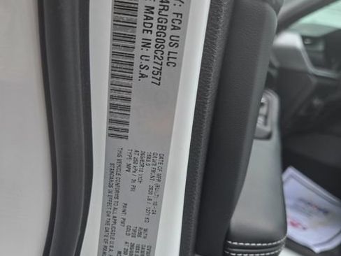 Used 2025 Jeep Grand Cherokee Limited RWD image 23