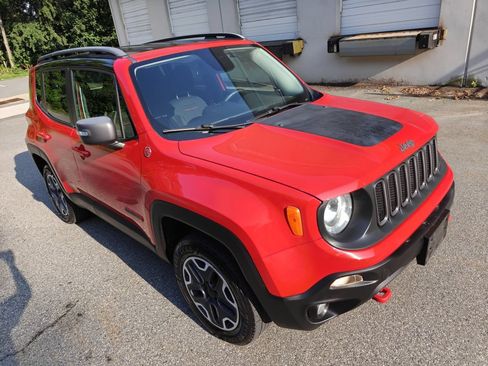 Used 2015 Jeep Renegade Trailhawk AWD/4WD image 32