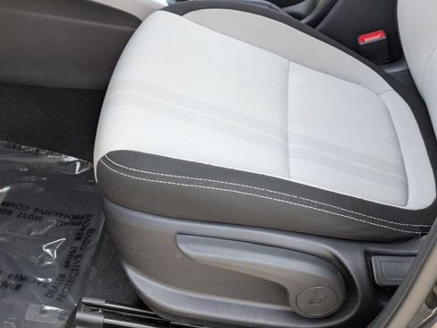 Used 2025 Hyundai Venue SEL FWD image 15