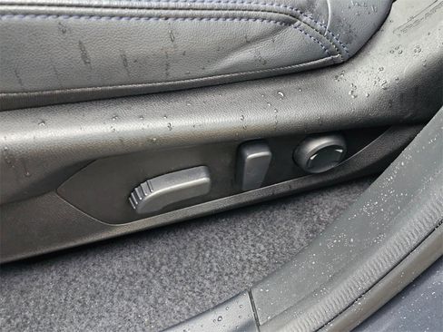 Certified 2025 Subaru Forester Limited image 24