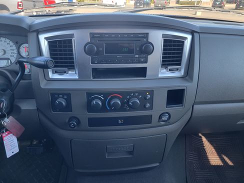 Used 2009 Dodge Ram 2500 Truck SXT image 9