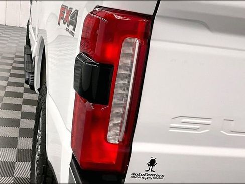Used 2024 Ford F250 Lariat w/ FX4 Off-Road Package AWD/4WD image 35