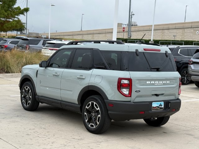 Used 2023 Ford Bronco Sport Outer Banks w/ Tech Package AWD/4WD image 9