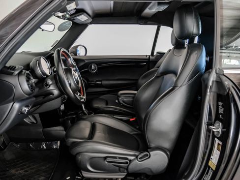 Used 2019 MINI Cooper S image 3