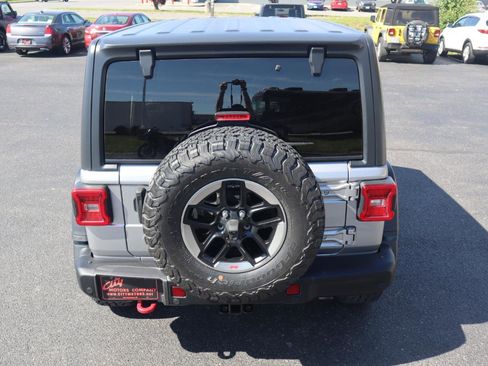 Used 2018 Jeep Wrangler Unlimited Rubicon AWD/4WD image 8