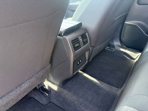 Used 2025 Nissan Rogue SV FWD image 24