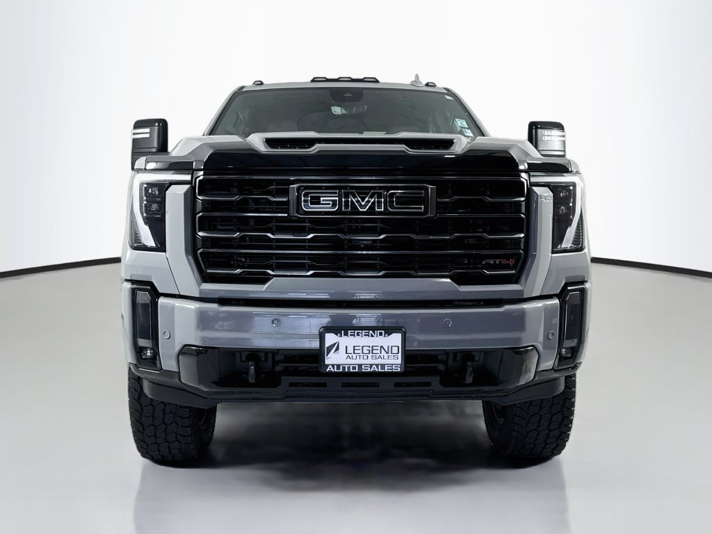Used 2024 GMC Sierra 2500 AT4 w/ Technology Package AWD/4WD image 4