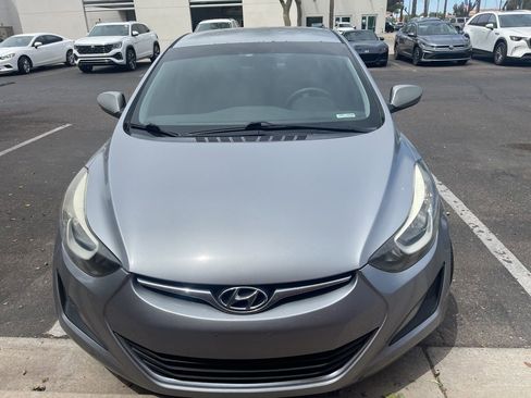 Used 2016 Hyundai Elantra SE FWD image 2