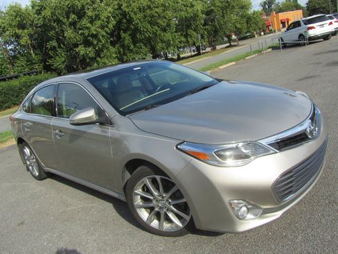 Used 2015 Toyota Avalon XLE Touring FWD image 3