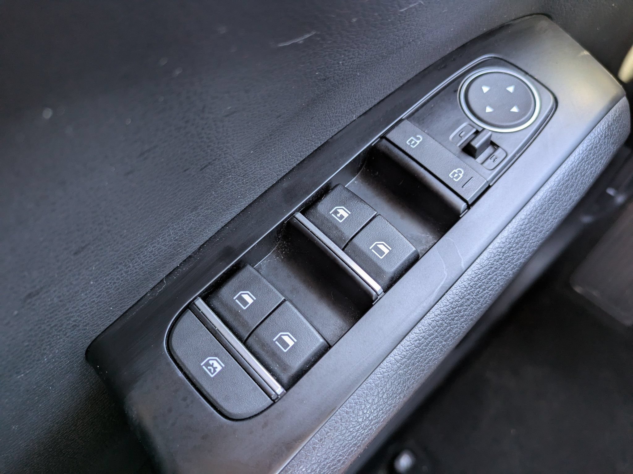 Used 2025 Kia Soul LX w/ LX Technology Package FWD image 23