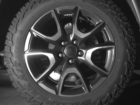 Used 2025 Jeep Compass Trailhawk image 15