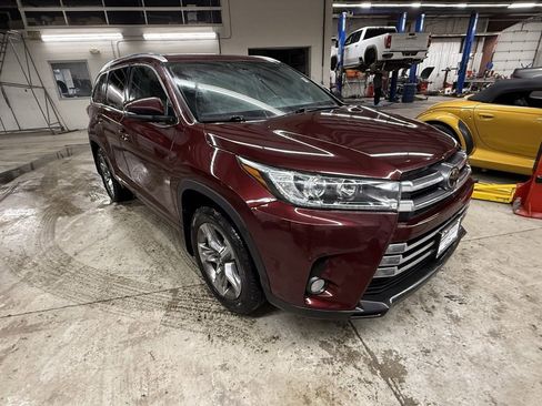 Used 2018 Toyota Highlander Limited image 7