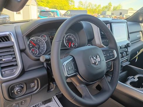 New 2026 RAM 1500 4x4 Crew Cab image 11