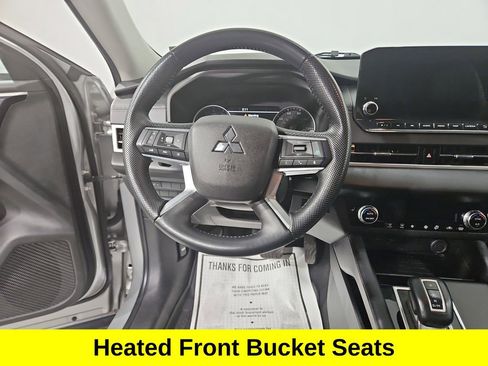 Used 2023 Mitsubishi Outlander SE image 13