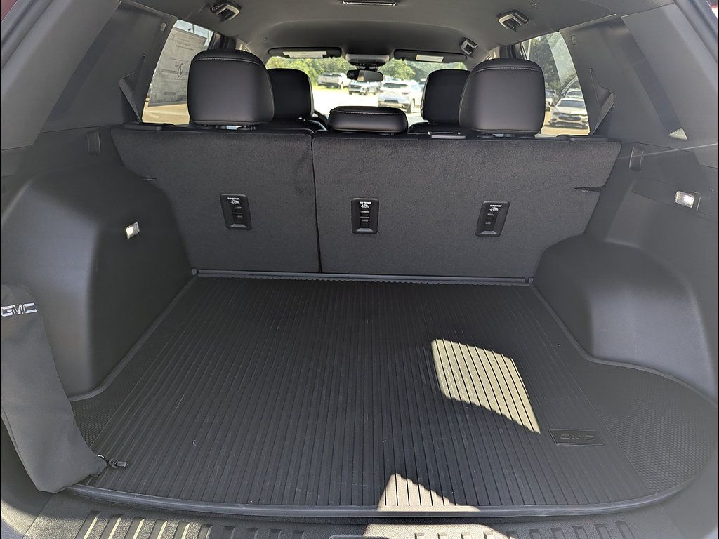 New 2027 GMC Terrain AT4 w/ LPO, Floor Liner Package AWD/4WD image 15