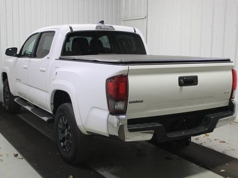 Used 2021 Toyota Tacoma image 4